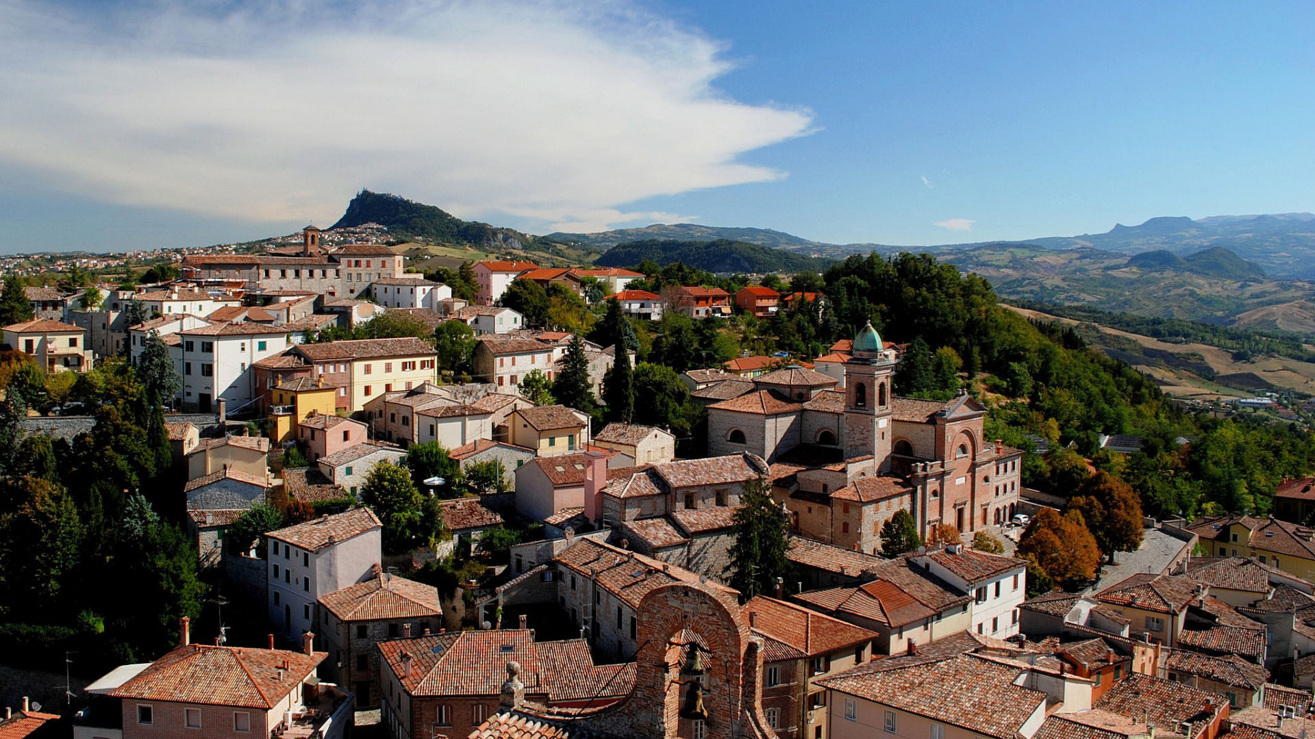 emilia-romagna-ancient-italian-city-summer-cityscape-italy